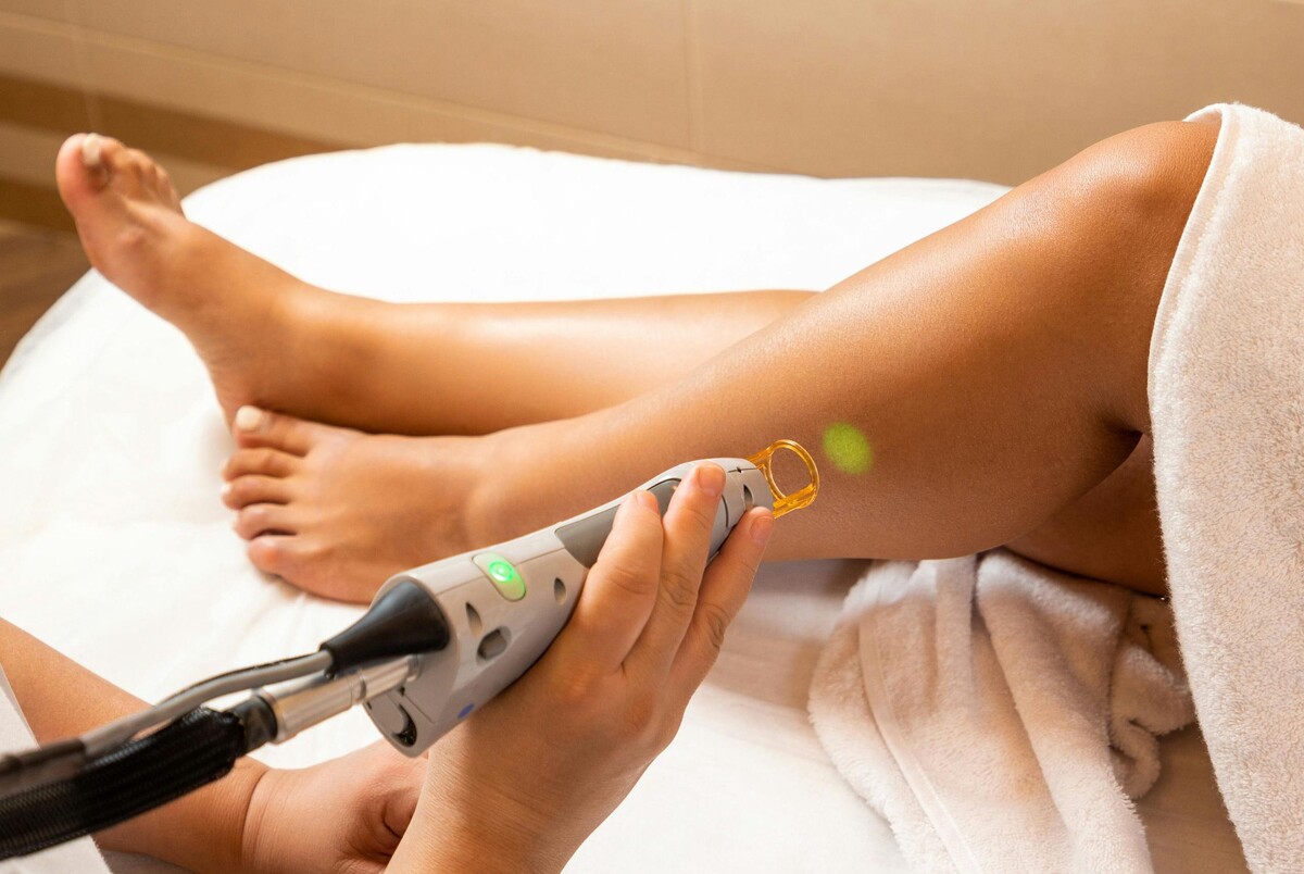 Лазерная эпиляция: почему это лучший выбор, чем бритва, воск и шугаринг